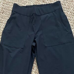 Athleta women’s Chelsea wide leg athleisure pant - size 4